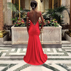 Vestido largo camisola con cuello descapotable, espalda descubierta y corte entallado