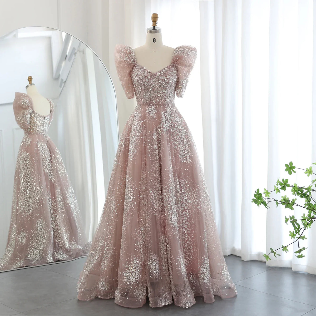 Glitzerndes Tüll-Abendkleid mit Herzausschnitt 