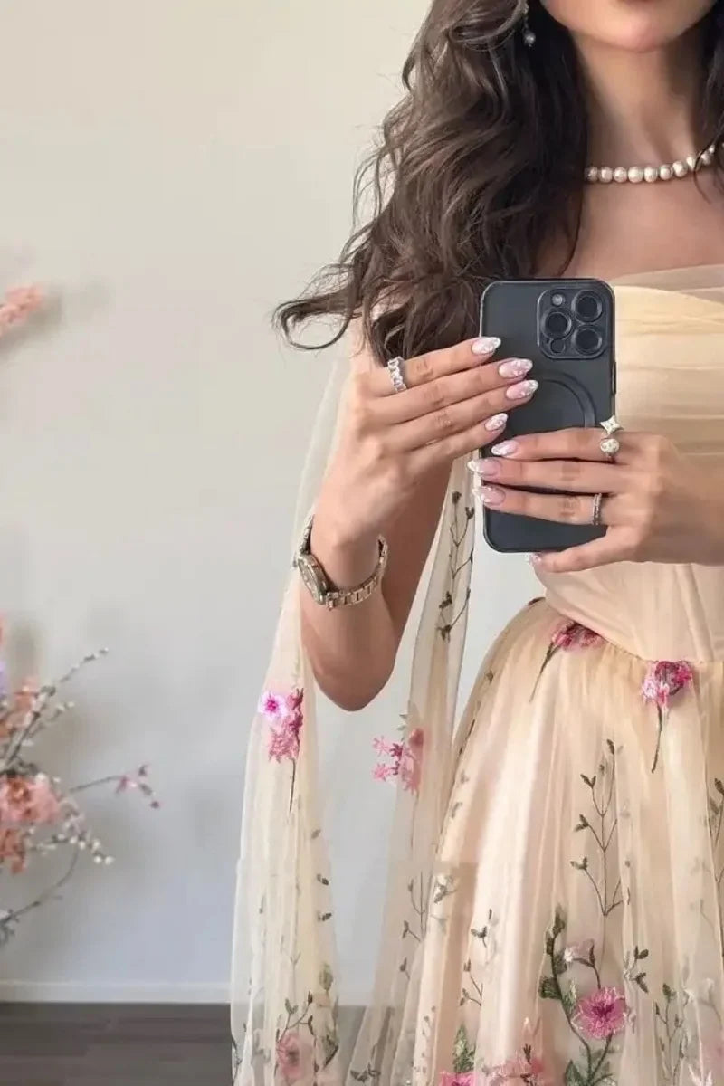 Embroidery Floral Luxury Prom Dresses With Tulle Shawl