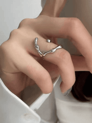 Anillo de puño geométrico irregular