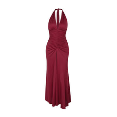 Vestido elegante de corte entallado con escote en V, estilo halter, plisado y adelgazante.