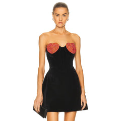 Vestido de terciopelo con corte A y escote en forma de diamante en color melocotón Love Niche Dress