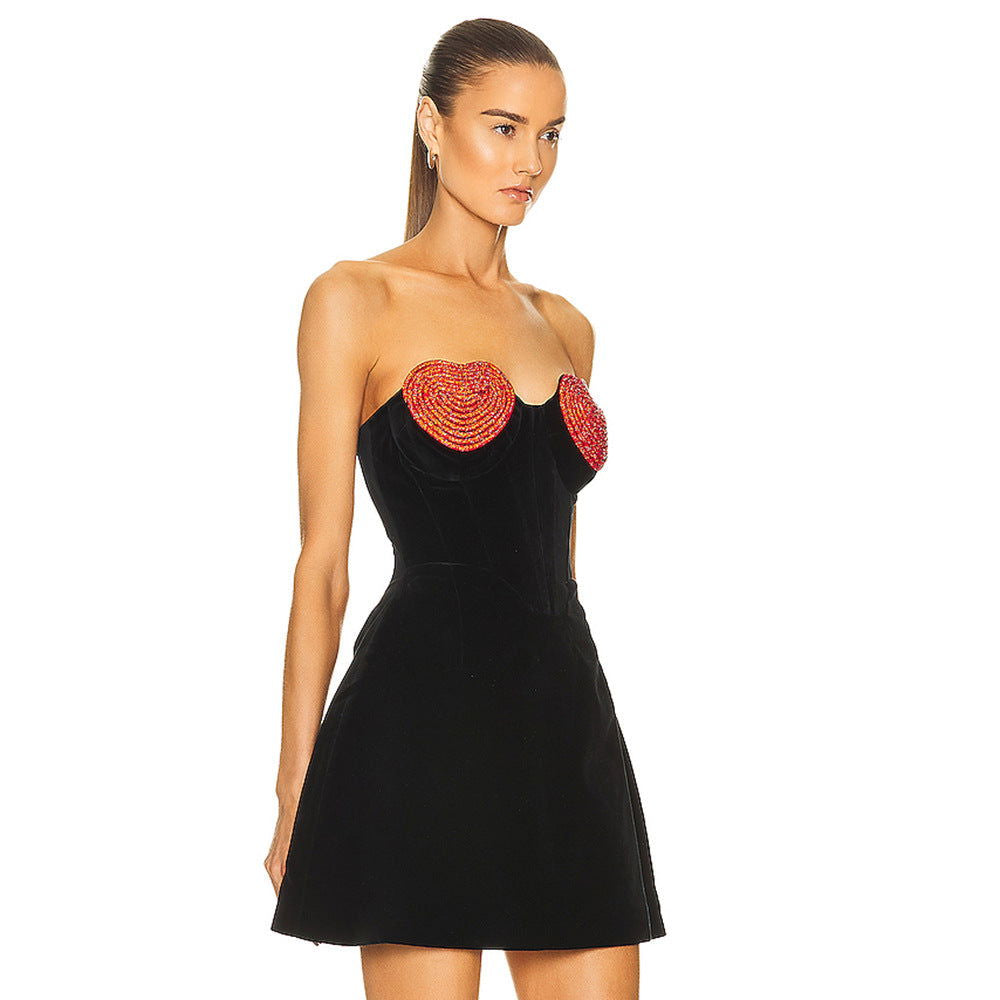 Vestido de terciopelo con corte A y escote en forma de diamante en color melocotón Love Niche Dress