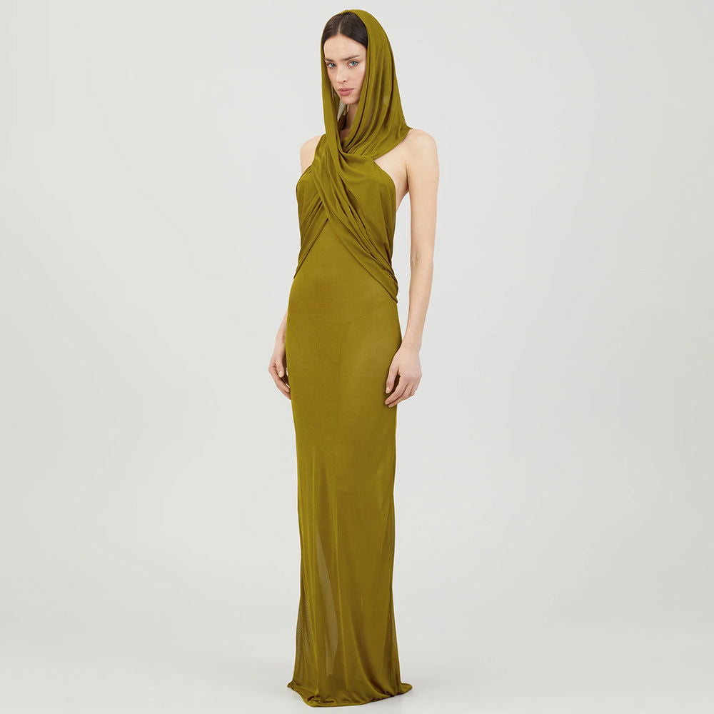 Vestido cruzado de tul con capucha y espalda descubierta, de dos posiciones y con capucha de cúrcuma