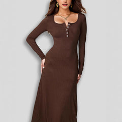 Vestido largo elegante con cuello cuadrado y manga larga y dobladillo ancho