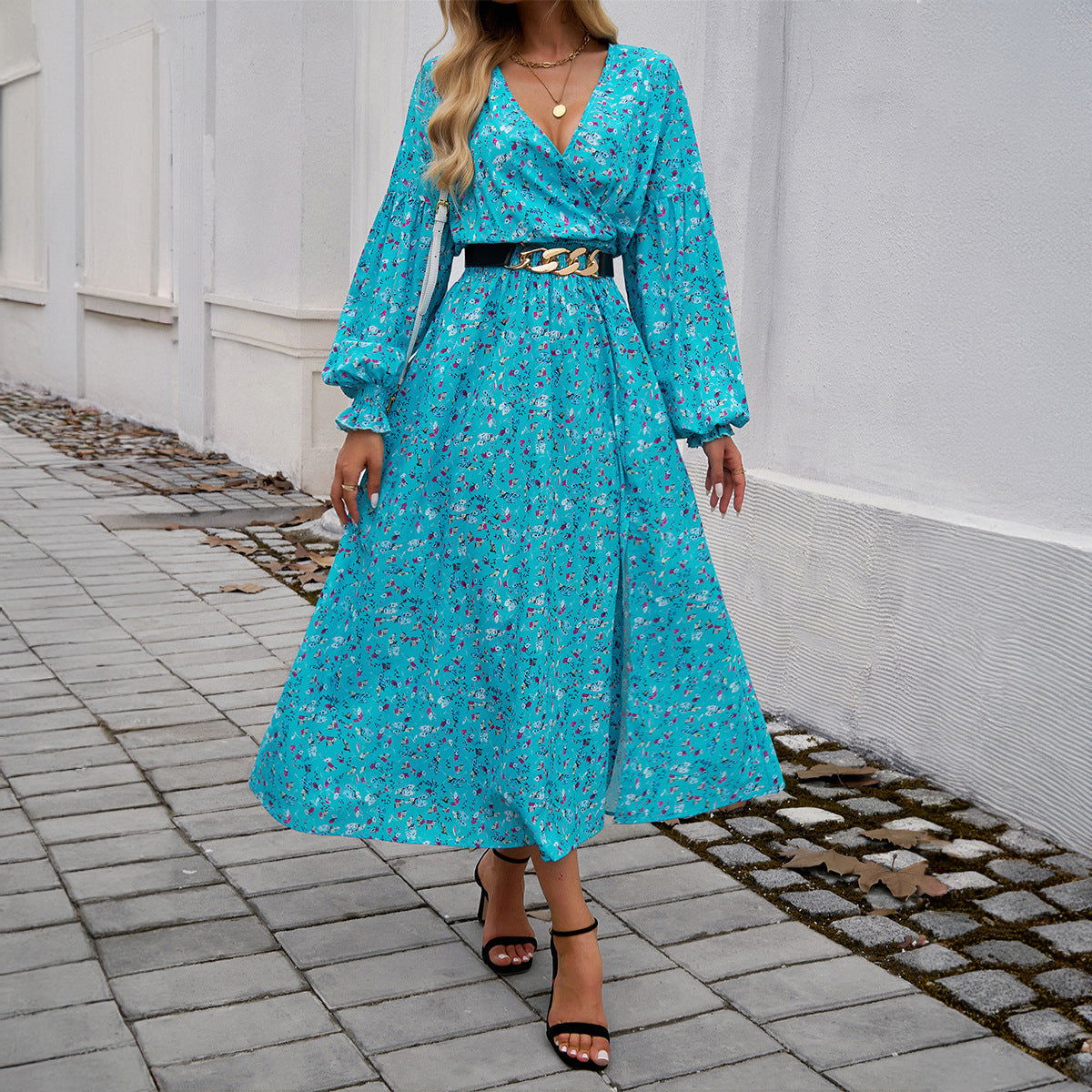 Vestido elegante con cuello en V y cintura alta con estampado