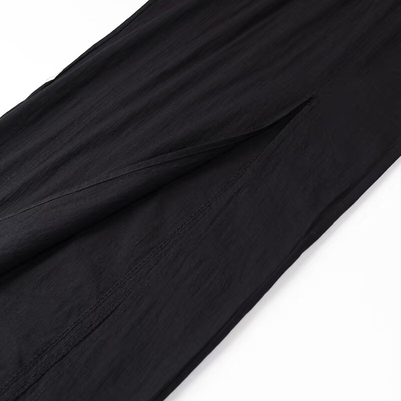 Vestido largo elegante con cordones y tirantes