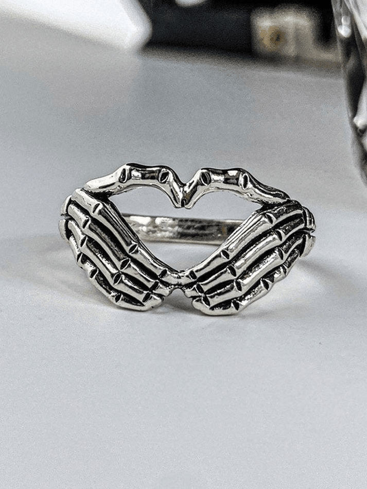Heart Pattern Skull Ring