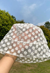 Sombrero de pescador con encaje floral