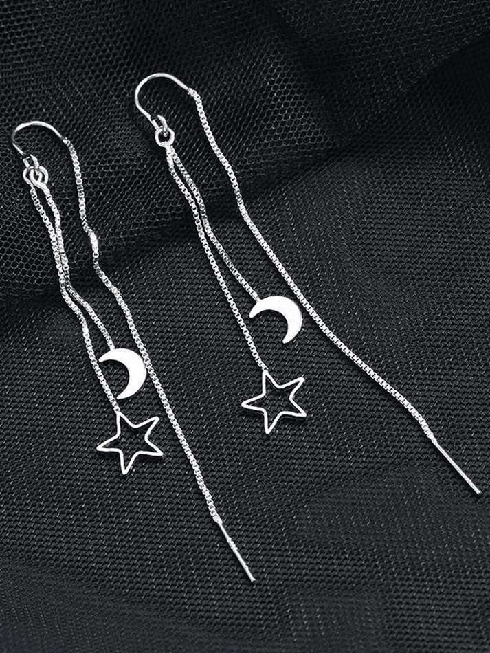 Tassel earrings decorated with stars and moon