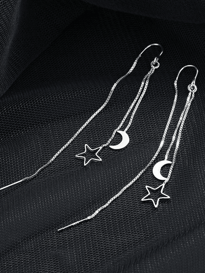 Tassel earrings decorated with stars and moon