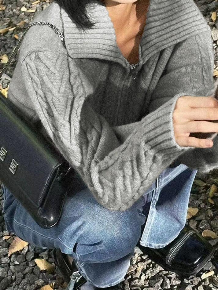 Strickjacke mit Reißverschluss und verdrehtem Reverskragen