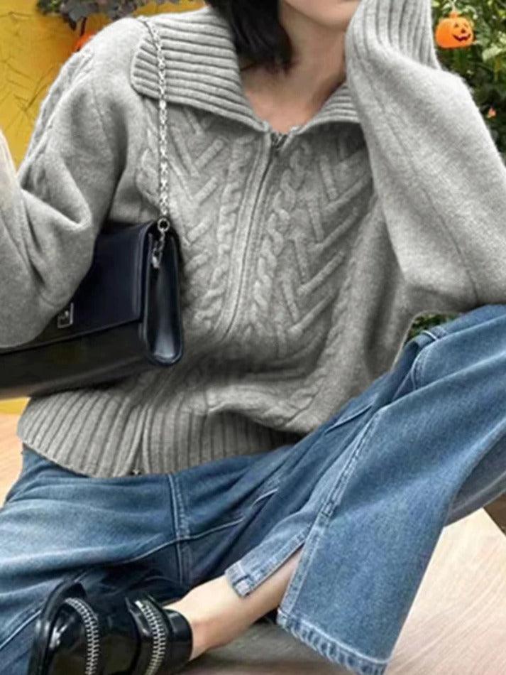 Strickjacke mit Reißverschluss und verdrehtem Reverskragen