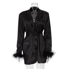 Vestido elegante de cuello alto con plumas de avestruz, manga larga, cintura ajustada, corte A