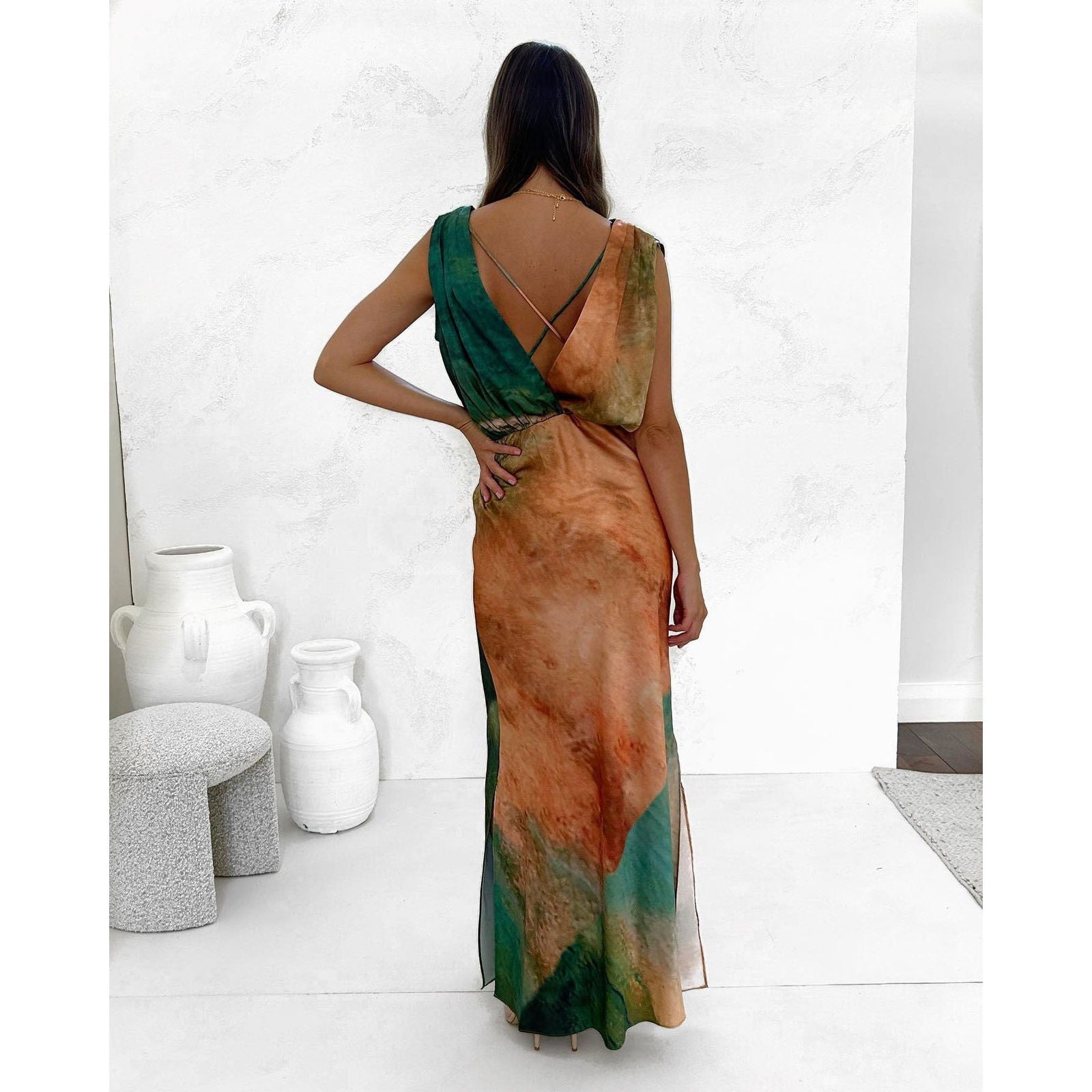Vestido holgado de vacaciones con abertura en la espalda