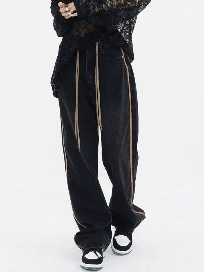 Boyfriend jeans with drawstring and side stripes