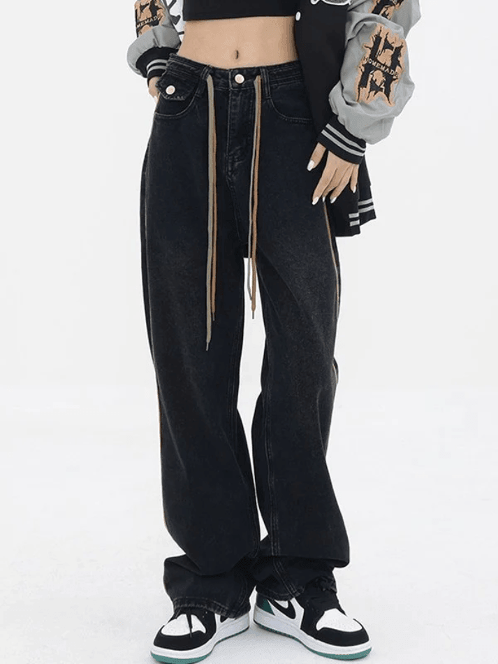 Boyfriend jeans with drawstring and side stripes