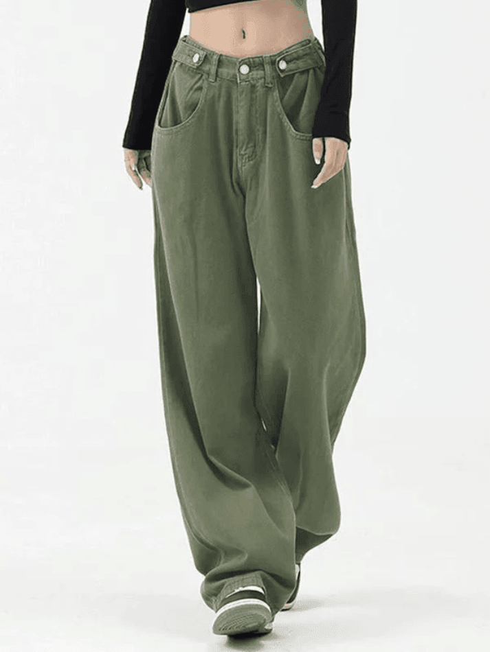 Buttoned green baggy boyfriend jeans