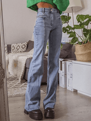 Flared Jeans mit Stern-Patchwork auf der Rückseite