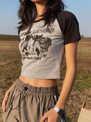Kurzes T-Shirt mit Katzen-Print