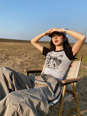 Kurzes T-Shirt mit Katzen-Print