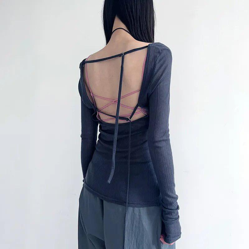 Rückenfreies Oberteil aus gestricktem Netzstoff