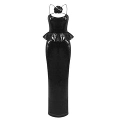 Vestido negro ajustado y largo con corte entallado y corte recto