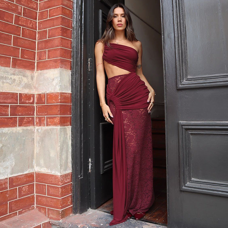 Vestido de tirantes de encaje con aberturas y cintura media