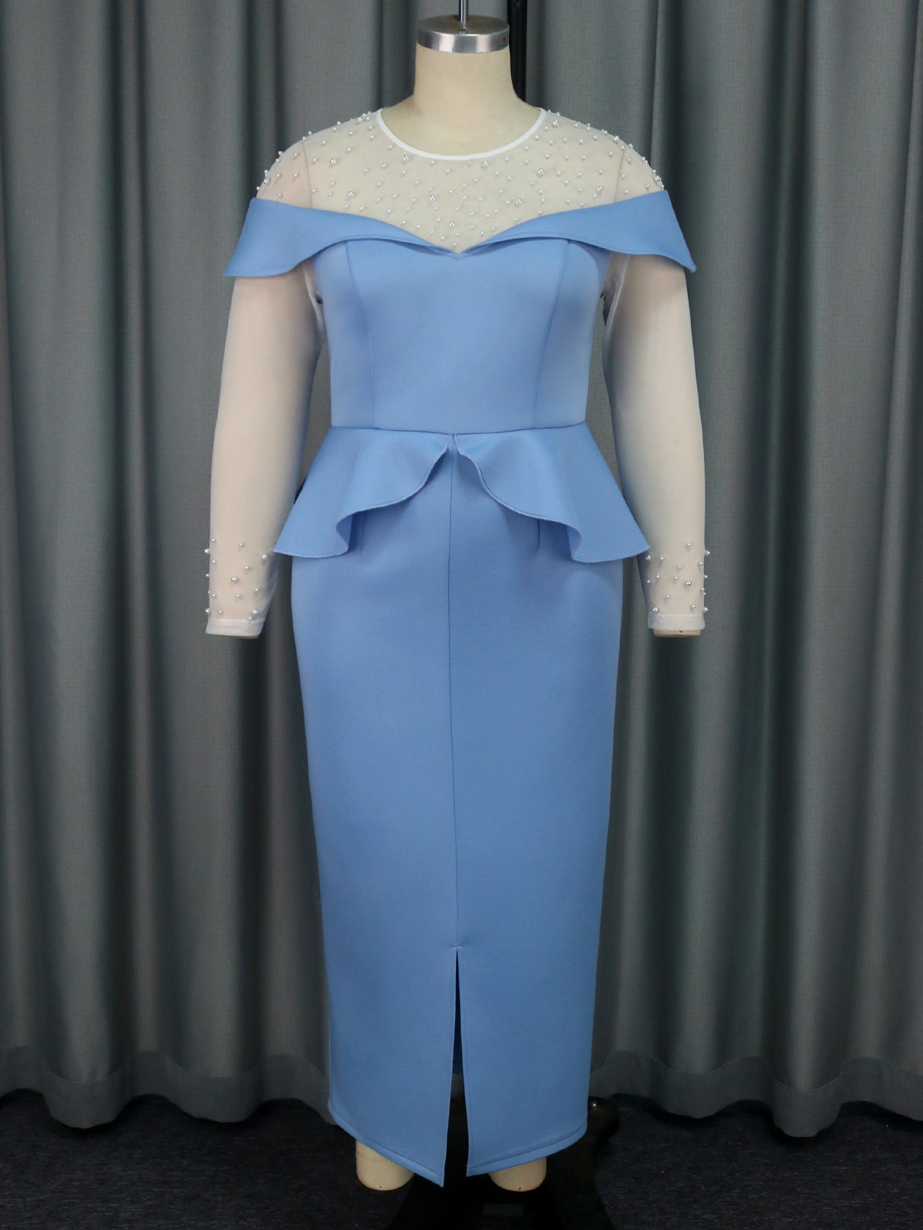 Vestido de fiesta con volantes y mangas transparentes con cuentas para cóctel