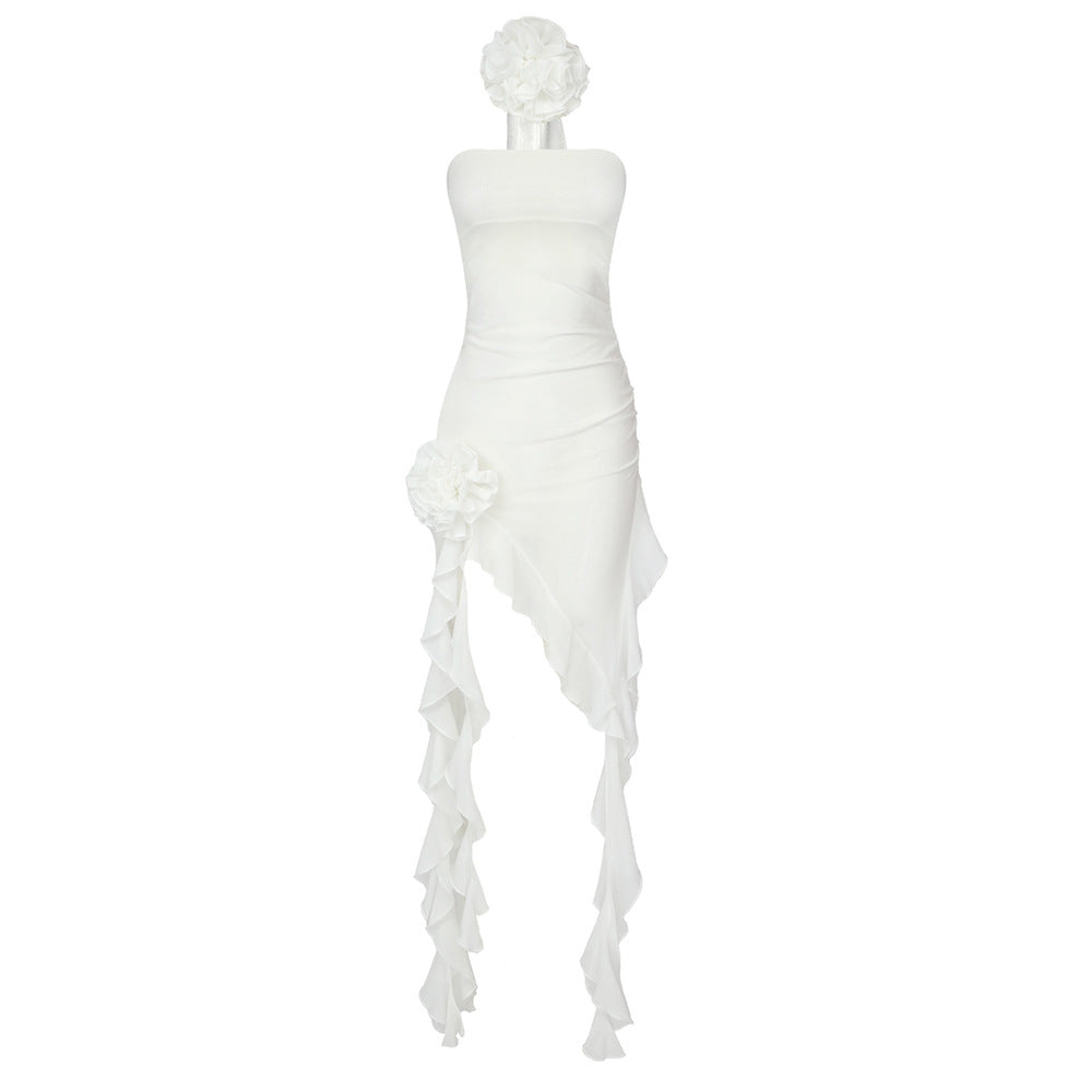 Vestido sin tirantes con cinta floral de hilo de red blanco y vestido de gasa azul