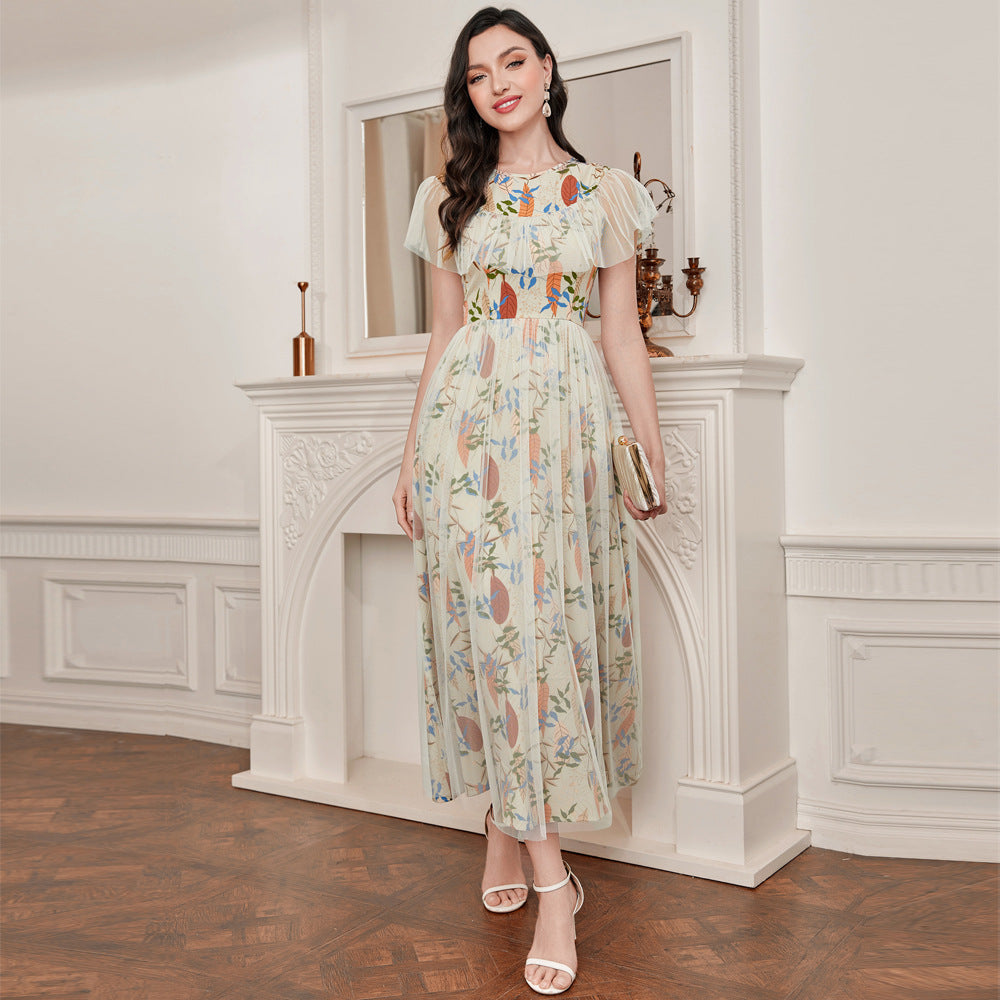 Vestido elegante de malla con costura francesa a la moda