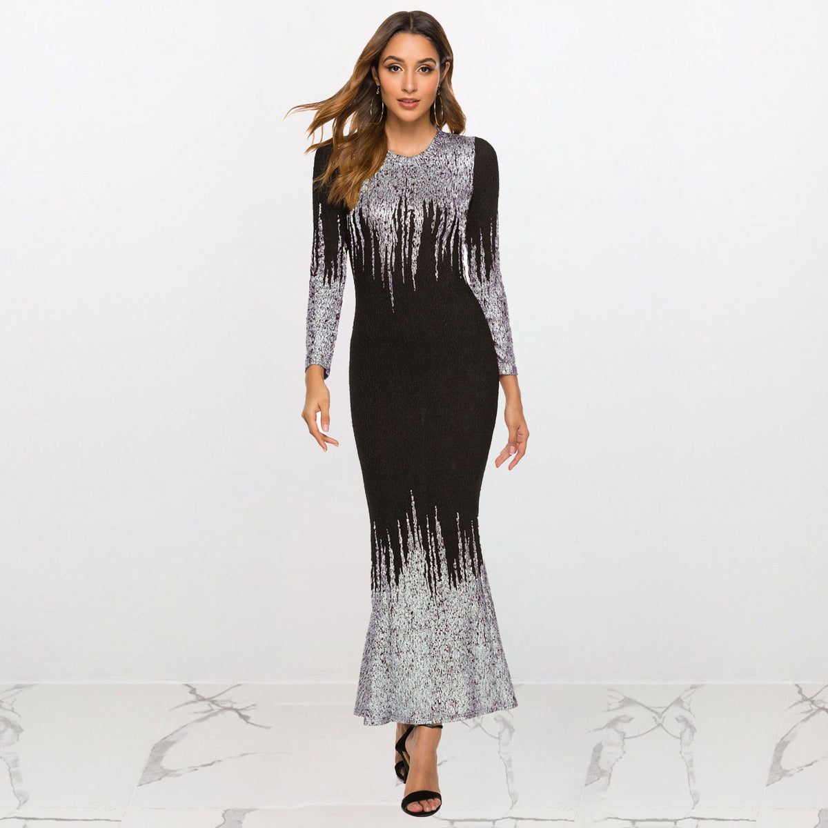 Vestido ajustado de manga larga con estampado