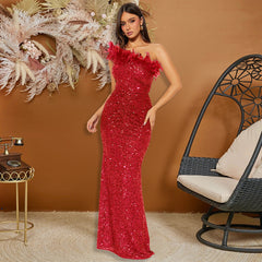 Vestido de noche largo con lentejuelas y costuras de plumas y paillettes negras