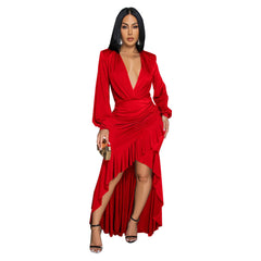 Use un elegante vestido de color sólido con mangas largas y escote en V dividido