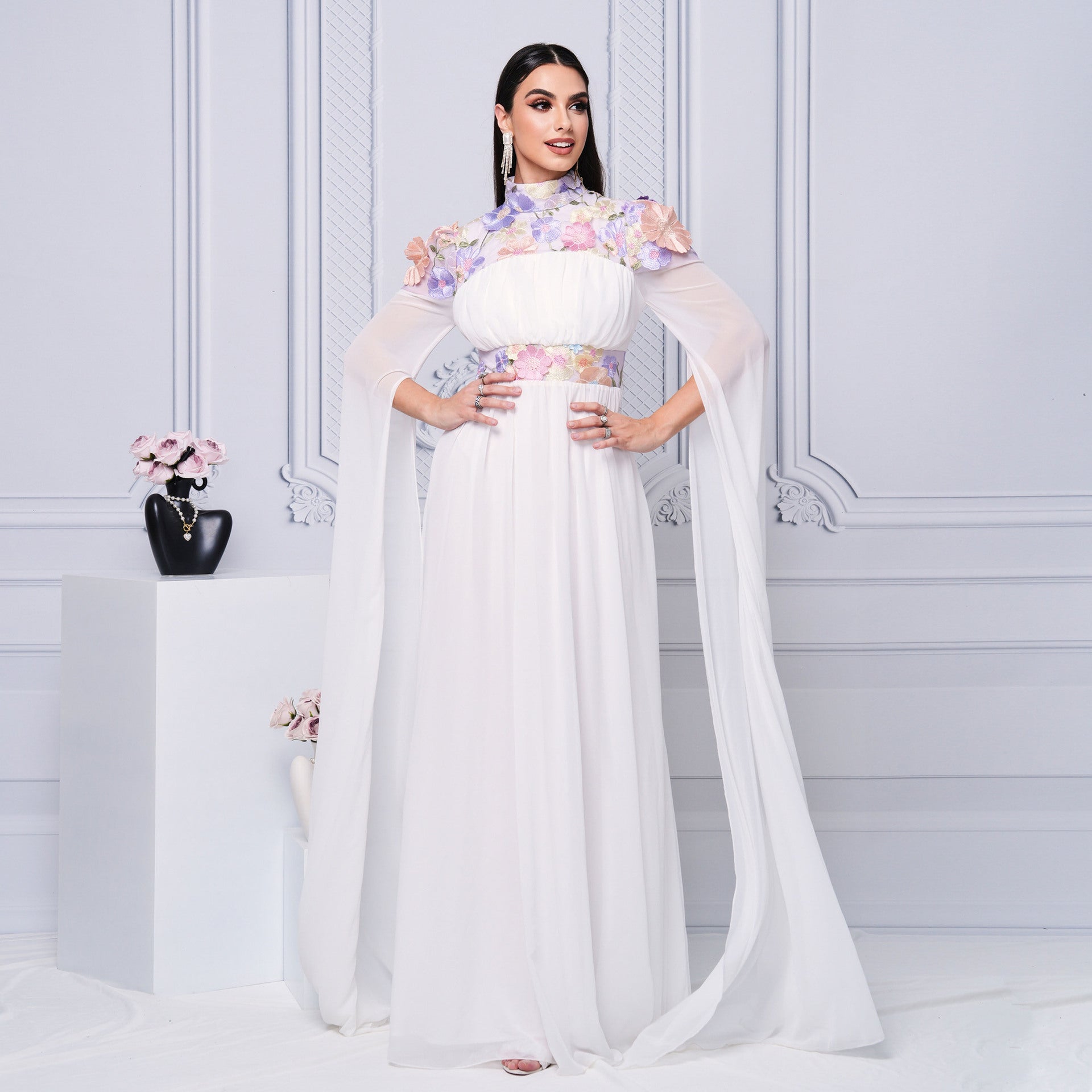 Vestido de noche largo de cóctel bordado de cuello alto de alta gama, vestido de dama de honor con cintura controlada y dobladillo grande