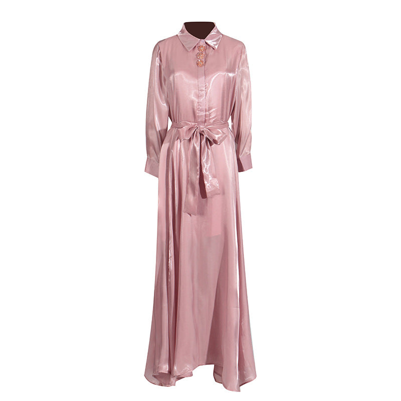Vestido casual elegante, cuello polo, cintura brillante y dorado, maxi ajustado.