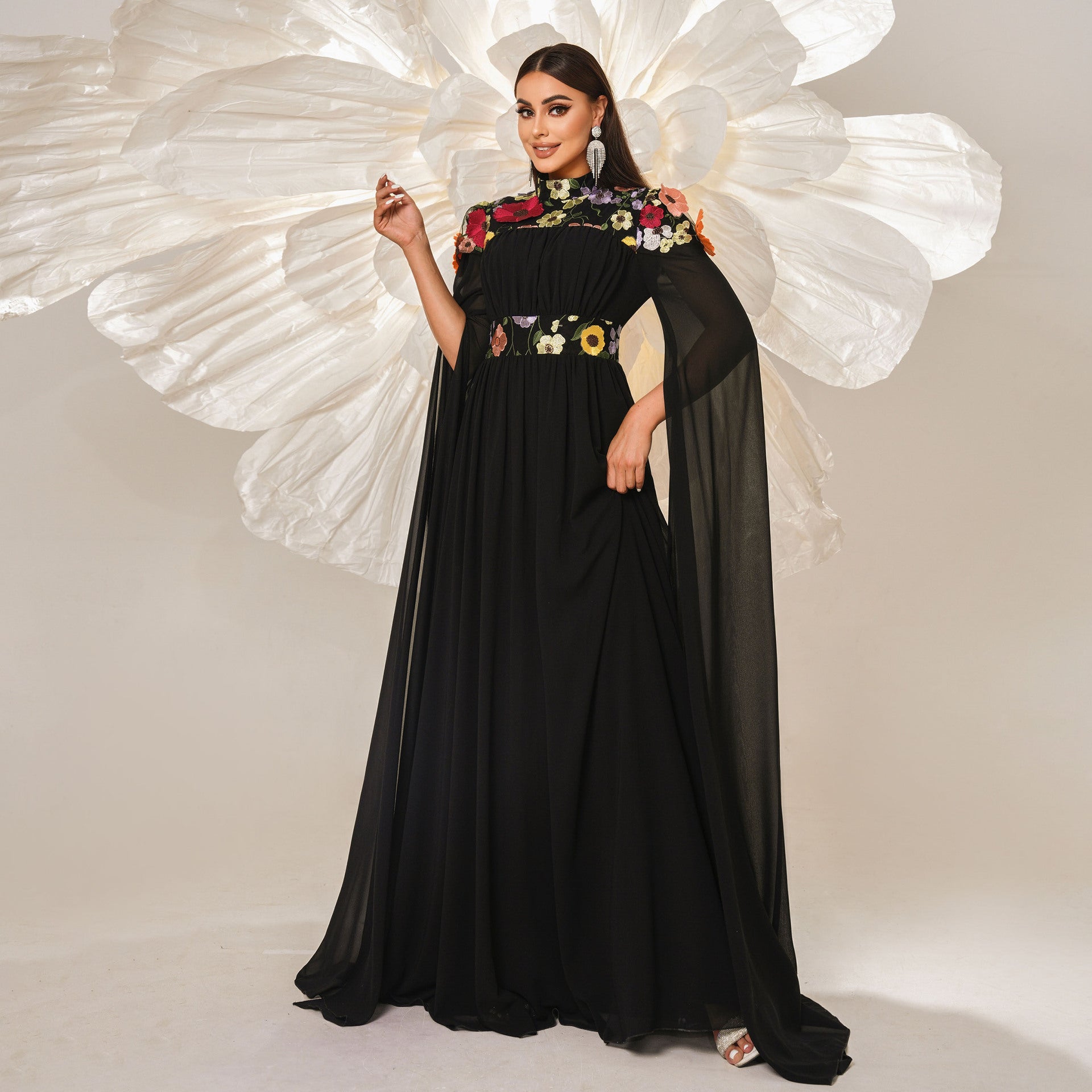 Vestido de noche largo de cóctel bordado de cuello alto de alta gama, vestido de dama de honor con cintura controlada y dobladillo grande