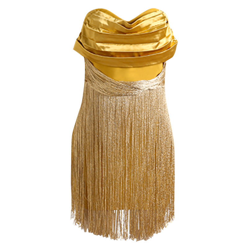 Vestido corto con borlas y corte alto, ajustado, estilo tubo y vendaje.