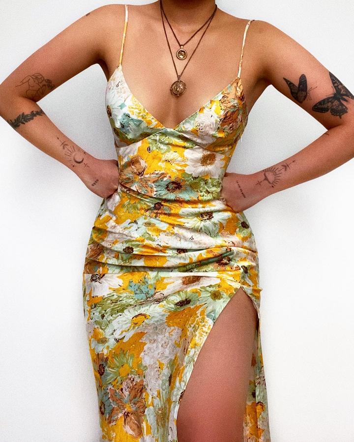 Vestido de tirantes finos con estampado digital floral