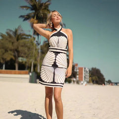 Vestido halter con estampado de posicionamiento de concha