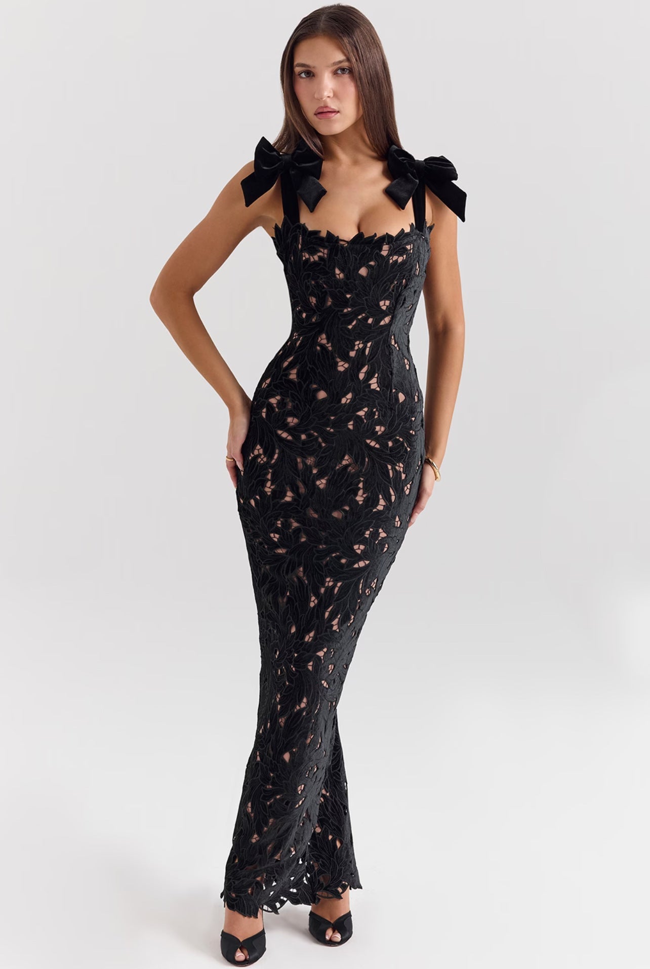 Vestido tubo con aberturas y bordado de encaje Entry Lux Bow High Sense