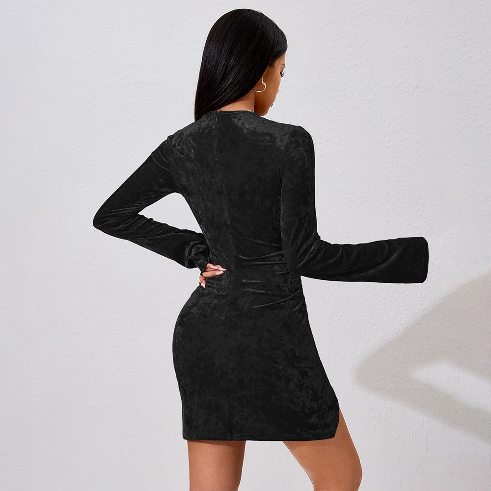 Pantalones cortos ajustados con cintura plisada y mangas acampanadas