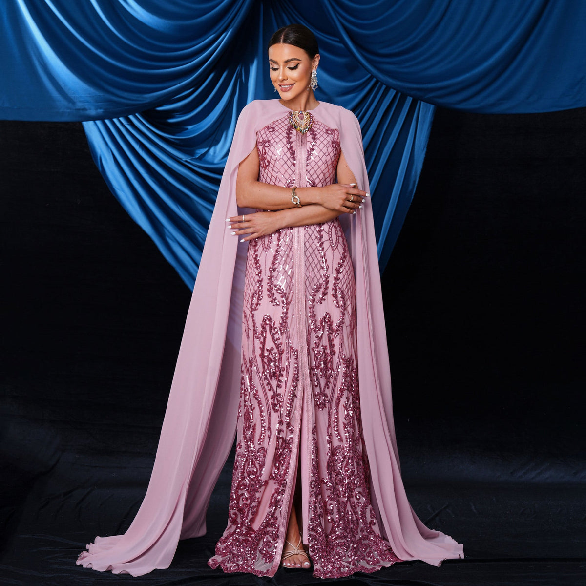 Vestido de cóctel de noche de alta gama con mangas voladoras y cuello redondo para dama de honor