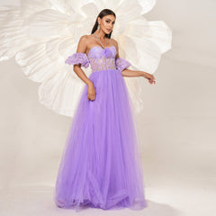 Vestido de noche de cóctel largo de malla con cuello halter y vuelo grande para dama de honor de alta gama