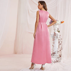 Vestido sin mangas de manga corta con cuello cuadrado y cintura alta.