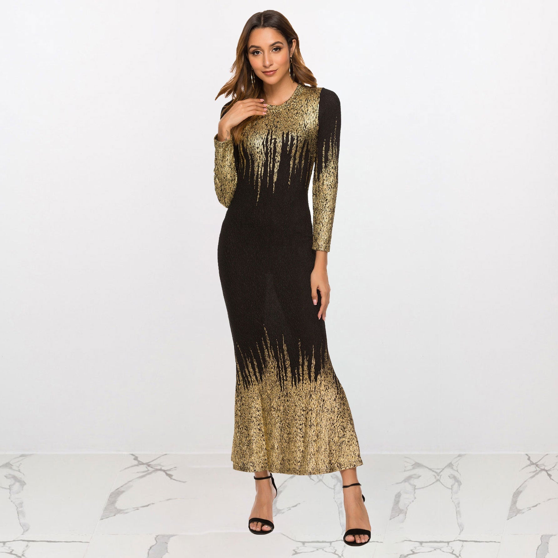 Vestido ajustado de manga larga con estampado