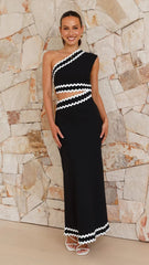 Elegant Diagonal Collar Lace Stitching Maxi Dress