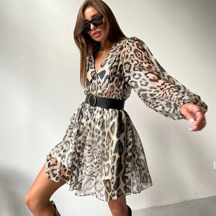 Vestido de gasa francesa con cuello de muñeca y manga larga con estampado de leopardo