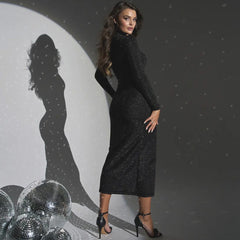 Vestido ajustado de cuello redondo con abertura en colores brillantes