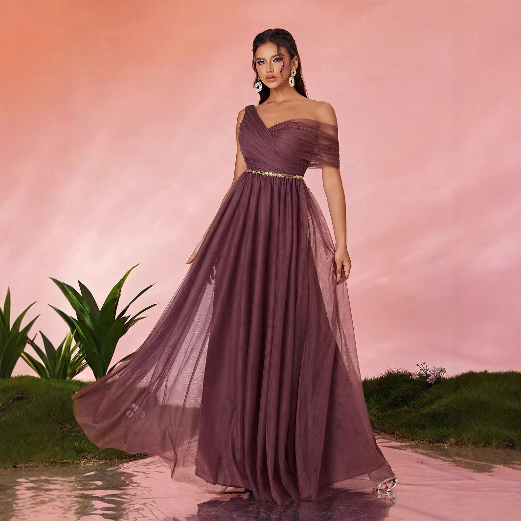 Vestido de noche ajustado, vestido largo con hombros descubiertos y aberturas, vestido formal para anfitrión de reunión anual.